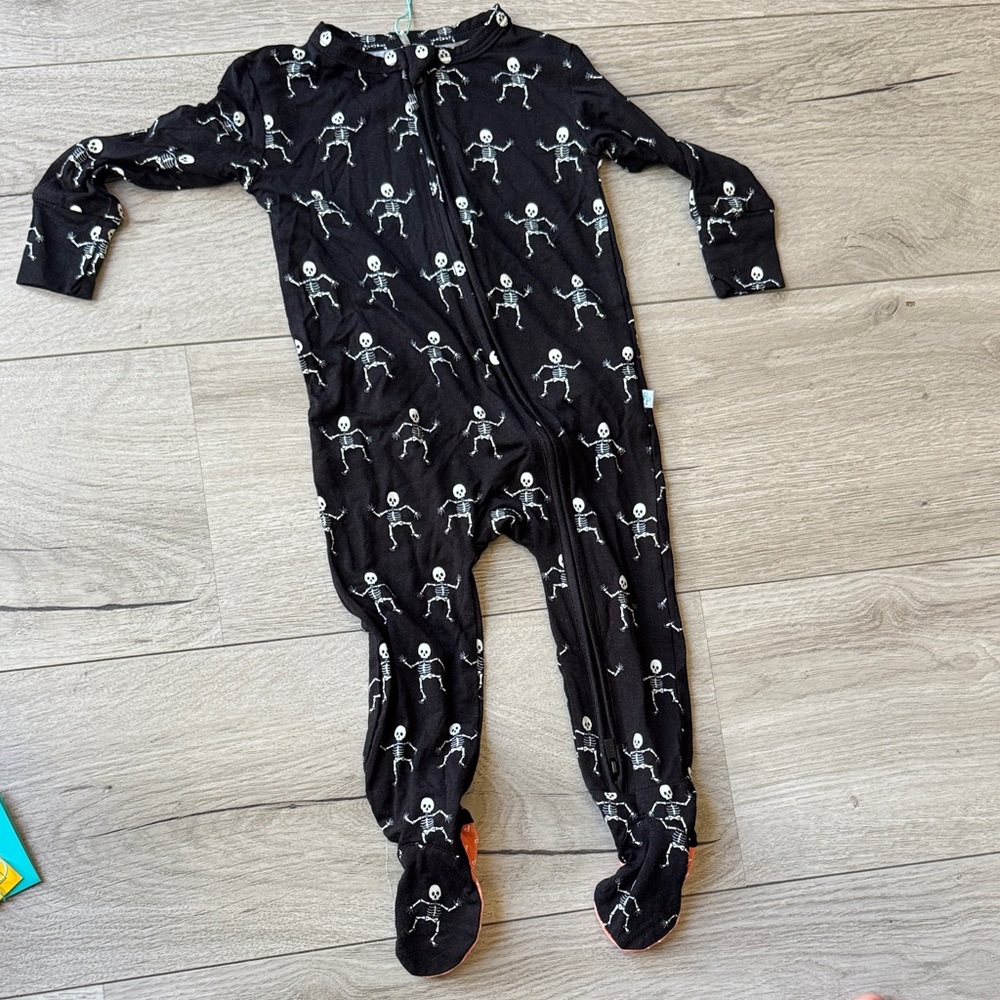 Posh peanut onesies pjs 💀 🎃